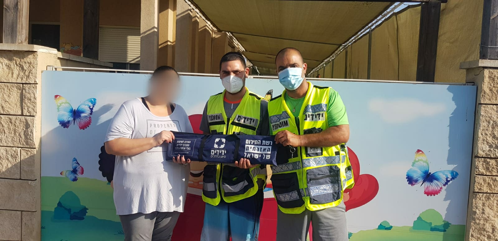 אחים ננעלו ברכב המשפחתי