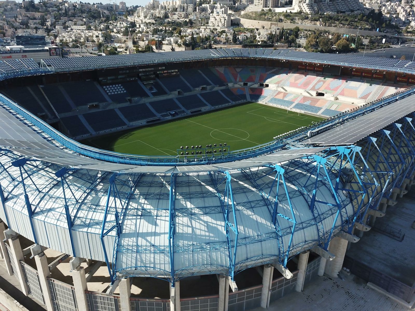 אושר: שיפוץ והפקות ענק בחברת אריאל
