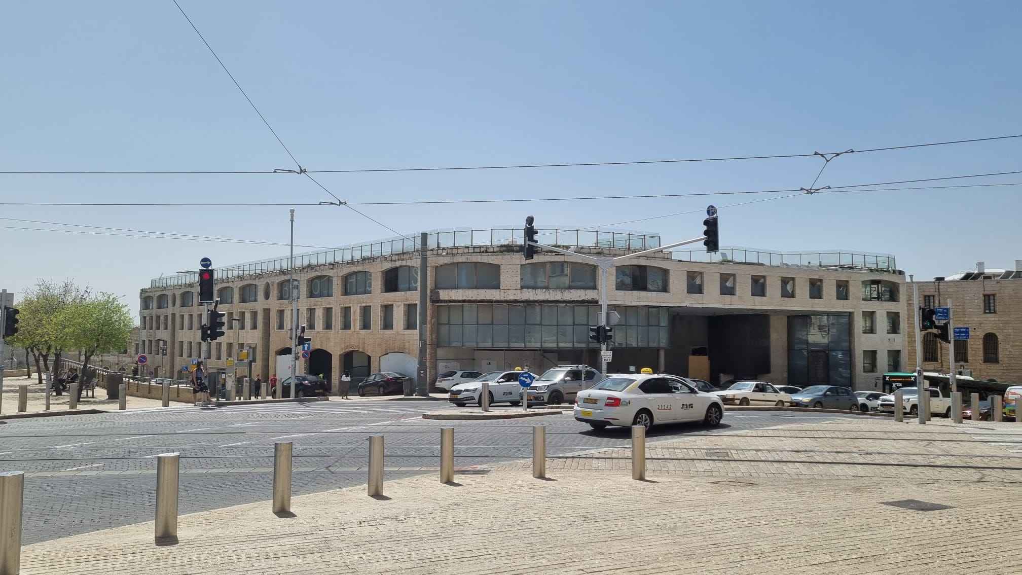 צו הריסה למלון פנינת דן
