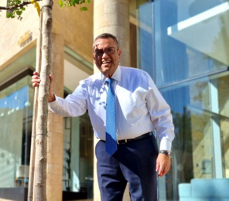 חוזרים לשתול