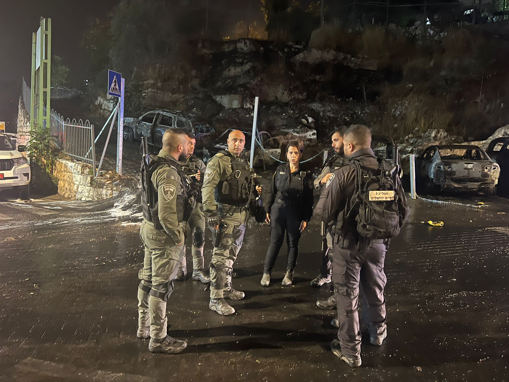 המשטרה עצרה חשוד במעורבות בהצתת רכבים בסילוואן לפנות בוקר