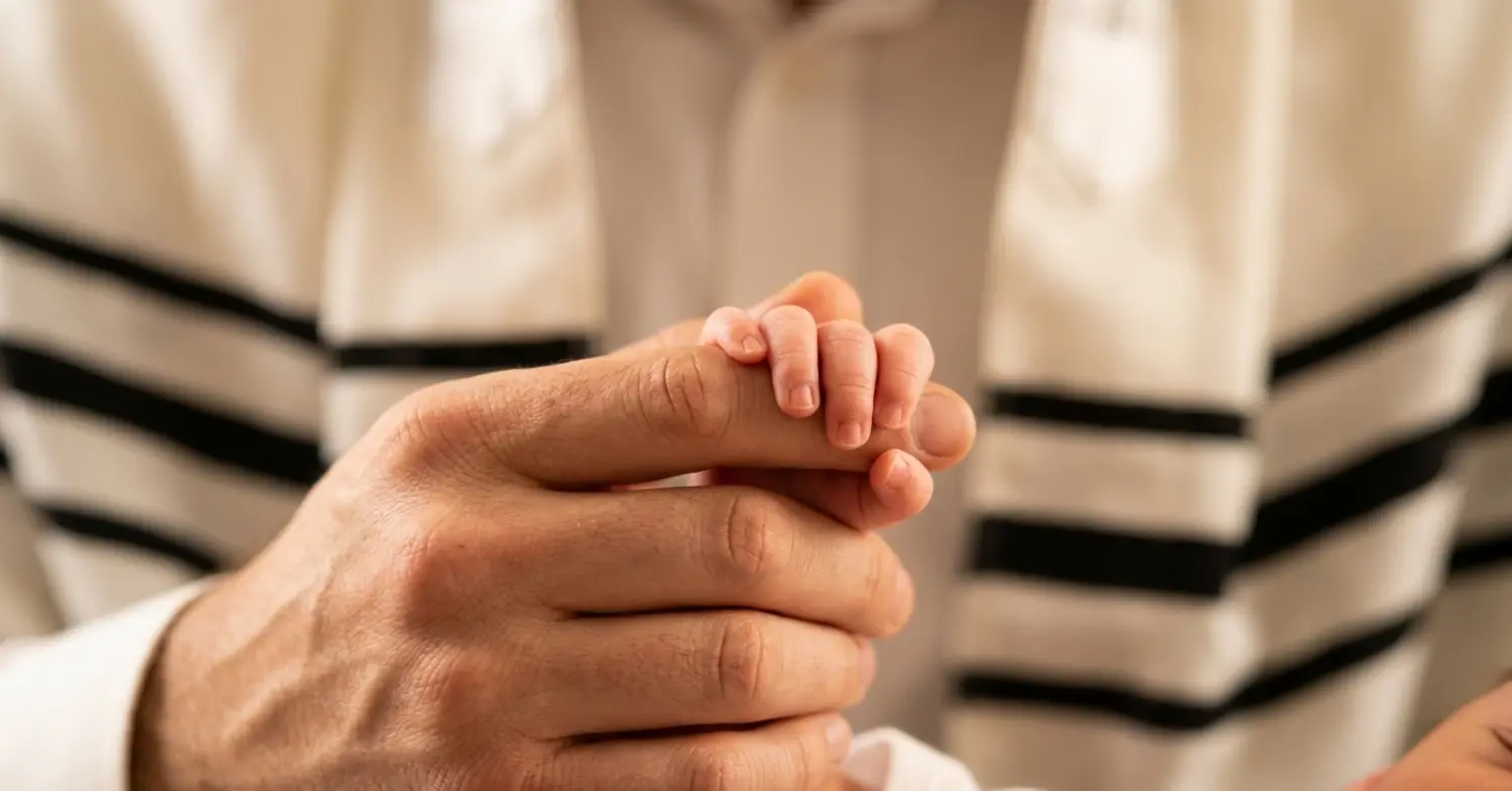 לתעד את הרגעים המרגשים מבלי להפריע למסורת: הטיפים של יותם בן חמו צלם לברית